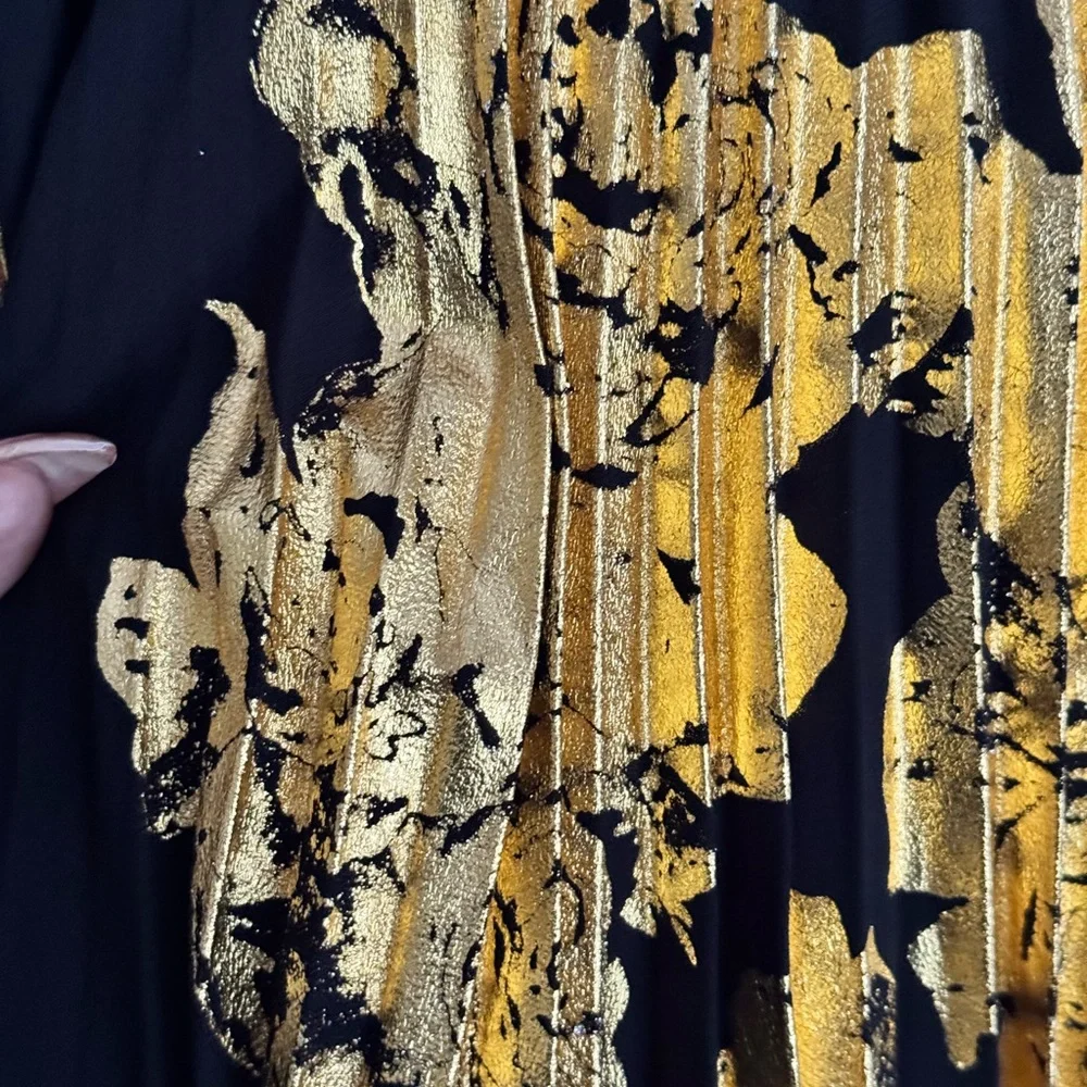 Want Need Black and Gold Mini Dress Size L - Picture 10 of 10